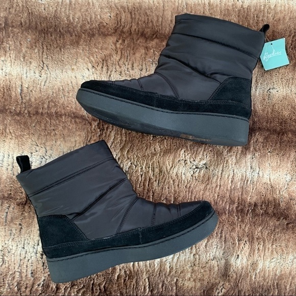 Zodiac Portman Black Water Repellent Quilted Puffer Bootie - Picture 3 of 8
